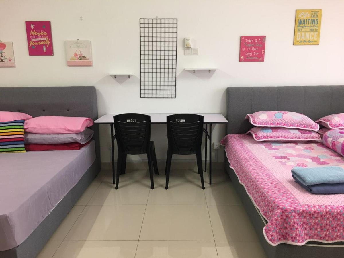 Azin Ramli Apartment *