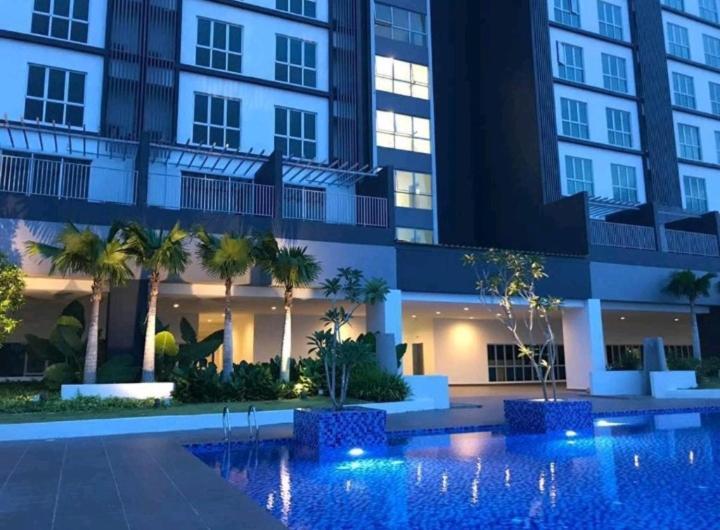 Apartment Azin Ramli *